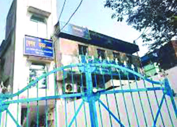 কেশব ভবনে তৃণমূল আশ্রিত দুষ্কৃতী হানা